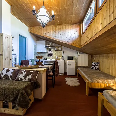 Apartment Borgata House - Fronte Piste - Free Wi-fi & Private Park