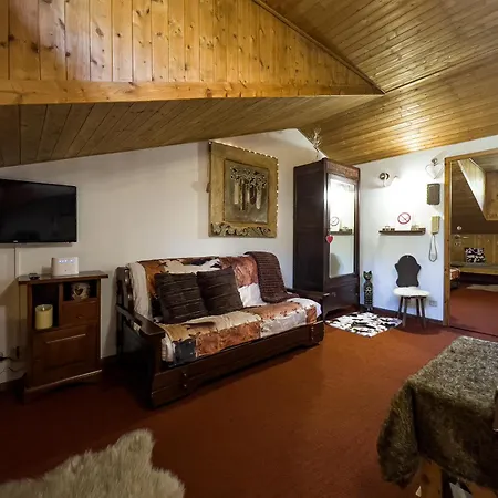 Apartment Borgata House - Fronte Piste - Free Wi-fi & Private Park