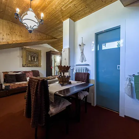 Borgata House - Fronte Piste - Free Wi-fi & Private Park Apartment *