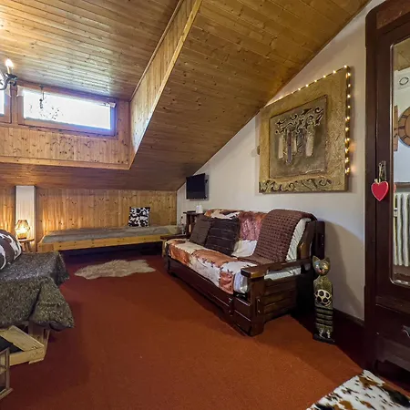 Apartment Borgata House - Fronte Piste - Free Wi-fi & Private Park *