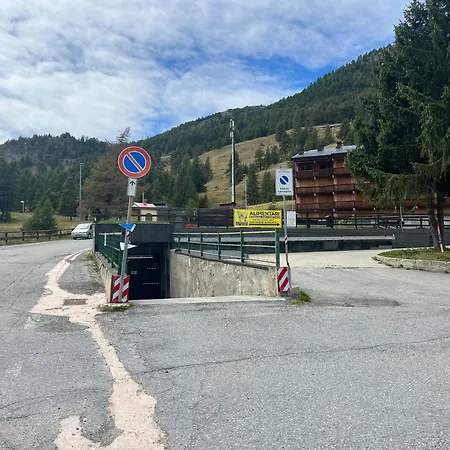 Apartment Borgata House - Fronte Piste - Free Wi-fi & Private Park Sestriere